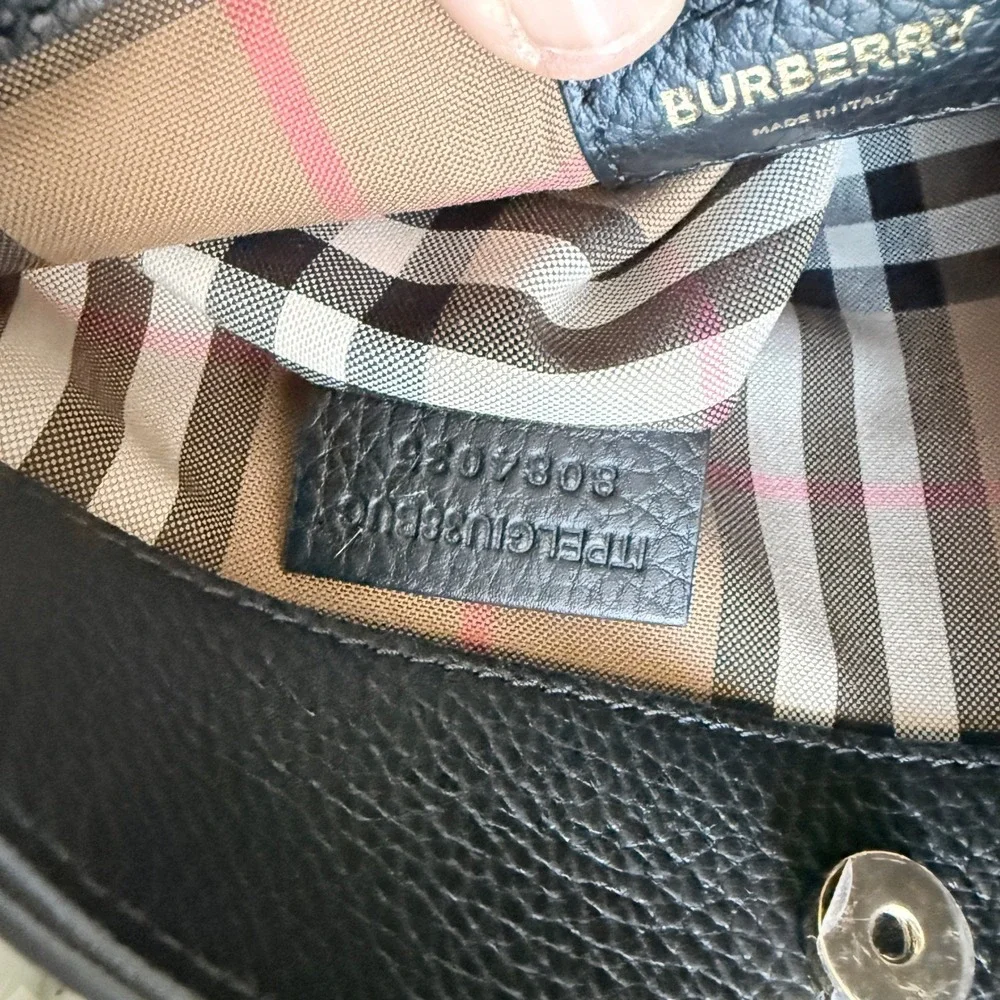 Burberry SM Bucket Bag‎ Black Pebbled Leather Interior Vintage Check 8084035